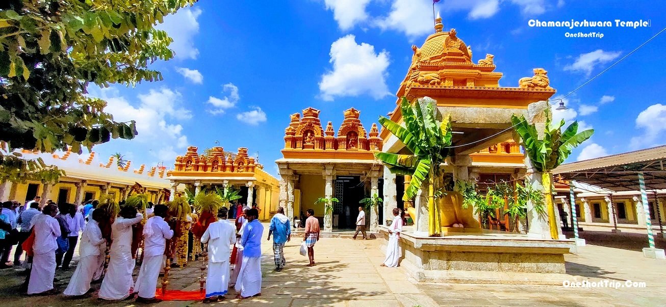 Chamarajeshwara Temple Interior Interior of Sri Chamarajeshwara Swamy Temple Chamarajanagar