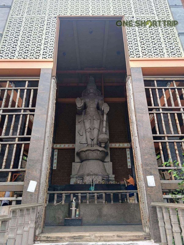 Abhaya Anjaneya Temple surroundings in Mantralayam