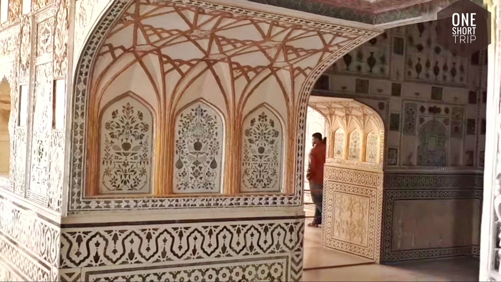 Decorative mirror and marble craftsmanship at Amber Palace