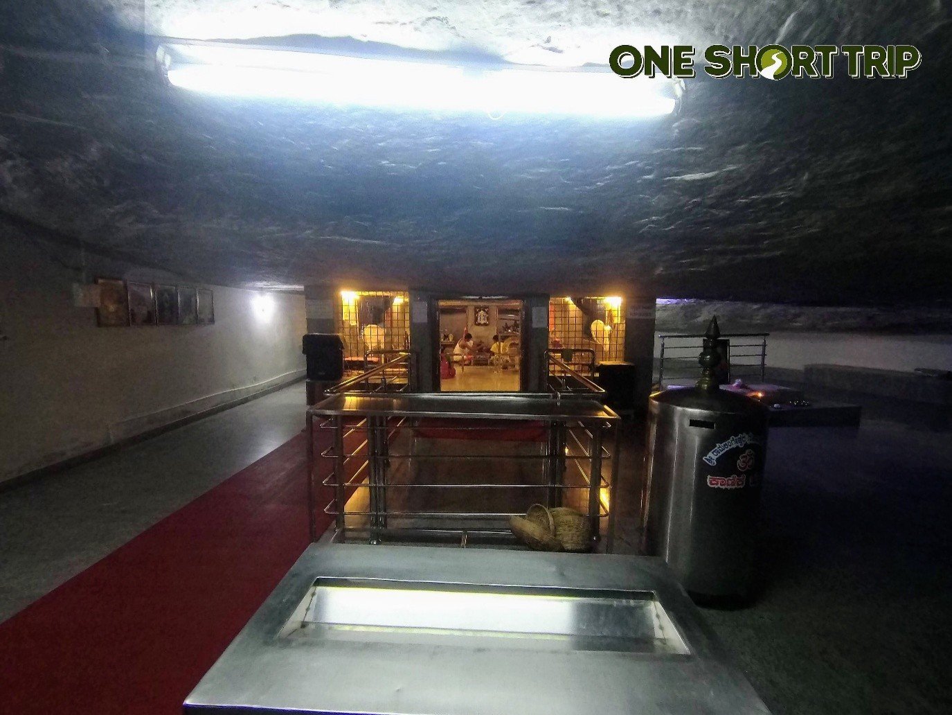 Approach path to Shri Gavi Ramalingeshwara Cave Temple, Hulimavu